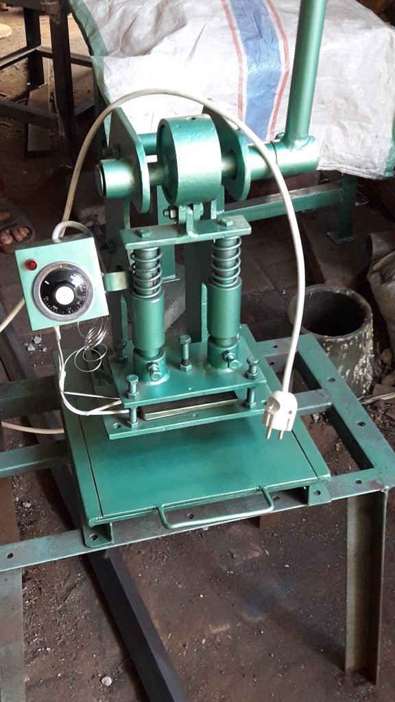 Mesin Emboss Kulit, Mesin Embos Kulit, Mesin Embos Kulit Imitasi, Mesin Hotprin Label