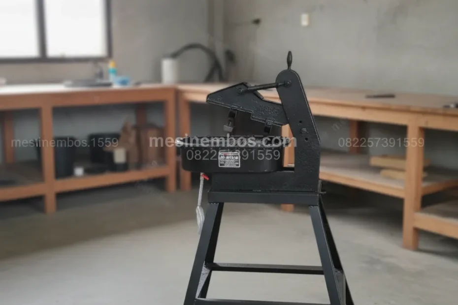 Alat Pres Sepatu Manual: Rahasia Bengkel Sepatu Sukses